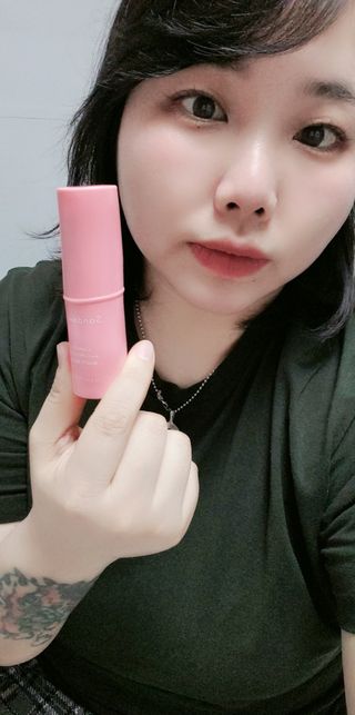 스킨큐어 산다화 카멜리아 안티 링클 멀티밤 — 5점을 준 리뷰어가 2023년 1월 올린 사용 사진