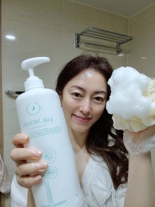 [닥터문] 센텔라 시카케어 화이트머스크 바디워시 1000ml — 5점을 준 리뷰어가 2023년 6월 올린 사용 사진