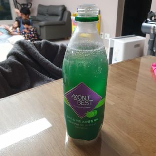 몽베스트 Montbest with Sparkling water Lime20병 — 5점을 준 리뷰어가 2021년 10월 올린 사용 사진