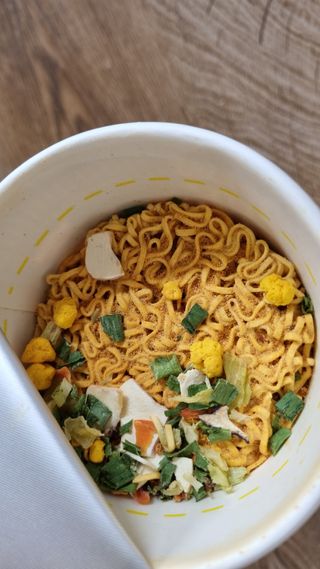 NISSIN 닛신 컵누들  4종 - 씨푸드오리지날, 씨푸드 스파이시, 씨푸드 커리, 씨푸드 XO소스 — 5점을 준 리뷰어가 2022년 12월 올린 사용 사진