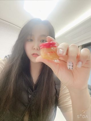 [후르디아] 올리브영 꿀과즙 립밤 2종 (블루베리/석류) — 4점을 준 리뷰어가 2022년 1월 올린 사용 사진
