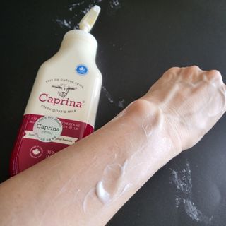 카프리나 산양밀크 모이스춰라이징 바디로션 350ml(오리지널향) — 5점을 준 리뷰어가 2023년 4월 올린 사용 사진