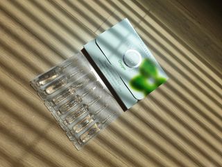 유니베르소 산소앰플 7일 집중케어 앰플 — 5점을 준 리뷰어가 2021년 6월 올린 사용 사진