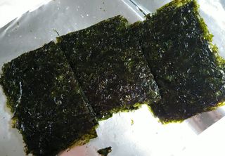 [해림맛김] 들기름에 구운 바삭바삭 김 4종 세트 + 1종 랜덤발송 총5개입 — 5점을 준 리뷰어가 2021년 2월 올린 사용 사진