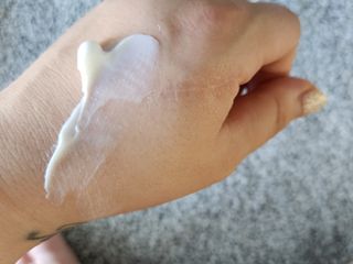 젠바이오 코스메틱스 젠바이오수딩크림]   가려운 피부 & 아토피 원픽 크림 — 5점을 준 리뷰어가 2022년 8월 올린 사용 사진