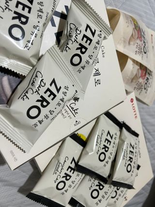 ZERO (초콜릿 칩 쿠키, 카카오 케이크, 후르츠 젤리, 아이스 콜라, 아이스 초코바) — 5점을 준 리뷰어가 2022년 6월 올린 사용 사진