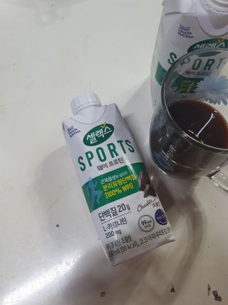 셀렉스스포츠 셀렉스 스포츠 웨이 프로틴 초콜릿 _ 330ml x 12팩 — 5점을 준 리뷰어가 2021년 3월 올린 사용 사진