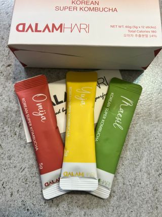 달람하리 DALAMHARI [미.친.탄.산.] 과즙 듬뿍 청량한 탄산 습관 15kcal 슈퍼콤부차 (오미자 / 유자 / 매실 택1) — 4점을 준 리뷰어가 2022년 8월 올린 사용 사진