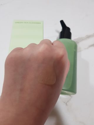 프리마인 메이크업과 들뜨는 각질까지 한방에 깐달걀로! 순하기까지한 셀베이스 그린티클렌저(200ml) — 5점을 준 리뷰어가 2023년 4월 올린 사용 사진