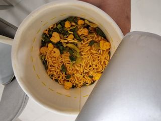 NISSIN 닛신 컵누들  4종 - 씨푸드오리지날, 씨푸드 스파이시, 씨푸드 커리, 씨푸드 XO소스 — 5점을 준 리뷰어가 2023년 1월 올린 사용 사진