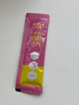 페페로니 맛있는 스틱 - 무항생제 닭고기 15개 + 알래스카 연어 15개 — 5점을 준 리뷰어가 2021년 8월 올린 사용 사진