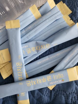 메타웰빙 GC녹십자웰빙 메타 글루타치온 — 3.5점을 준 리뷰어가 2022년 9월 올린 사용 사진
