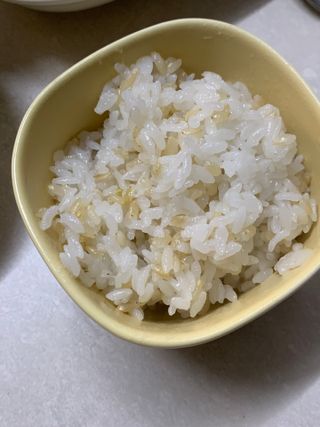 고림상점 풍부한 햇살과 바닷바람이 키우는 강화 교동 쌀 [백미1kg, 현미 1kg] 세트 — 5점을 준 리뷰어가 2021년 12월 올린 사용 사진