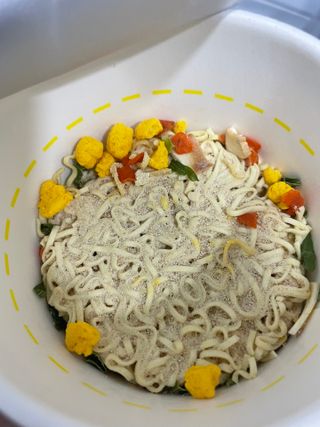 NISSIN 닛신 컵누들  4종 - 씨푸드오리지날, 씨푸드 스파이시, 씨푸드 커리, 씨푸드 XO소스 — 5점을 준 리뷰어가 2023년 1월 올린 사용 사진