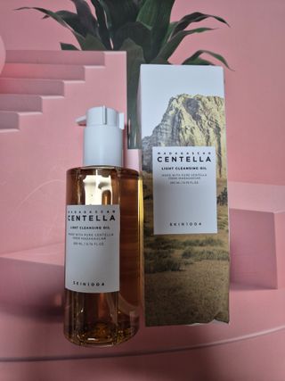스킨1004 [SKIN1004] 마다가스카르 센텔라 라이트 클렌징 오일 200ml — 5점을 준 리뷰어가 2024년 7월 올린 사용 사진