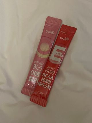 인디닥터 면역 생생 핑크 이뮨 젤리 + 타이탄 BCAA 프로틴 젤리스틱 — 3.5점을 준 리뷰어가 2022년 6월 올린 사용 사진