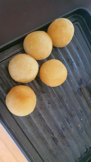 Dog&Ball 독앤볼 [Dog&Ball] 미니찹쌀볼도그 찹쌀치즈볼 — 5점을 준 리뷰어가 2021년 9월 올린 사용 사진