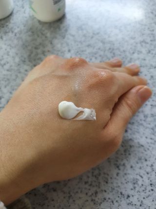 mom e 맘이 내추럴 베이비 케어 크림+바디오일 — 5점을 준 리뷰어가 2021년 1월 올린 사용 사진