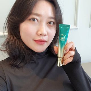 [NEW 탄력유턴 아이크림] AHC 유스 래스팅 리얼 아이크림 포 페이스 — 5점을 준 리뷰어가 2021년 2월 올린 사용 사진
