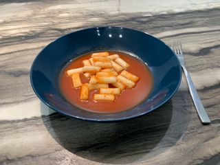 유비쿡 컵떡볶이 매운컵떡볶이2개/ 짜장컵떡볶이 2개  총 4개세트 — 4점을 준 리뷰어가 2021년 3월 올린 사용 사진