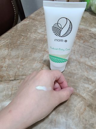 mom e 맘이 내추럴 베이비 케어 크림+바디오일 — 5점을 준 리뷰어가 2021년 1월 올린 사용 사진