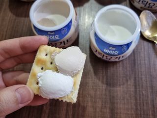 매일바이오 그릭요거트 오리지널 플레인 4개, 로스터리 커피믹스 4개 — 1점을 준 리뷰어가 2021년 12월 올린 사용 사진