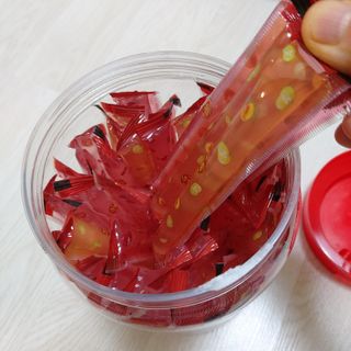 젤리벨리 젤리스틱 어쏘티드 900g — 3.5점을 준 리뷰어가 2022년 8월 올린 사용 사진
