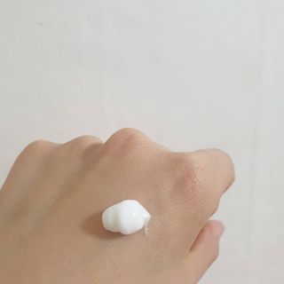 이지듀 DW-EGF 크림 다이브좀_콜라겐이 쏙쏙, 탄력피부로 다이빙 — 4점을 준 리뷰어가 2021년 2월 올린 사용 사진