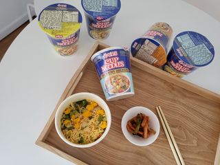 NISSIN 닛신 컵누들  4종 - 씨푸드오리지날, 씨푸드 스파이시, 씨푸드 커리, 씨푸드 XO소스 — 5점을 준 리뷰어가 2022년 2월 올린 사용 사진