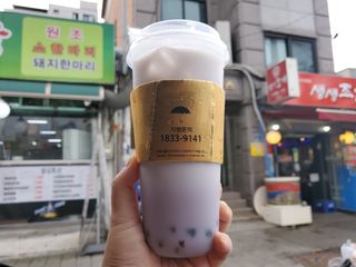 [레인드랍 커피 본점] 음료 2잔 + 디저트와플 or 샌드위치 — 4점을 준 리뷰어가 2021년 10월 올린 사용 사진