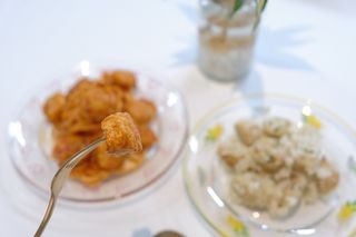굽네몰 [굽네] 소스가 맛있는 닭가슴살 한입 볼 2종 — 5점을 준 리뷰어가 2021년 3월 올린 사용 사진