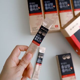 서울약사신협_투데이홍삼정플러스스틱_10g x 60포 — 5점을 준 리뷰어가 2021년 8월 올린 사용 사진