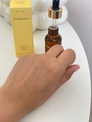 스킨큐어 산다화 비타민c 화이트닝 에센스 30ml — 5점을 준 리뷰어가 2023년 9월 올린 사용 사진