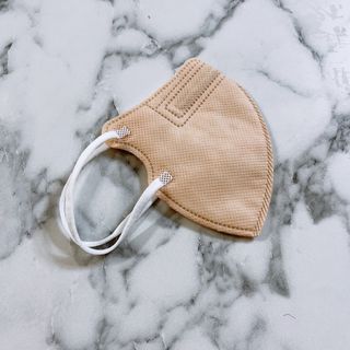 애니가드키즈 새부리형 KF94  5컬러 각 10매입 [화이트, 블랙, 크리미베이지, 코튼핑크, 그레이] 3-6세 — 5점을 준 리뷰어가 2022년 2월 올린 사용 사진