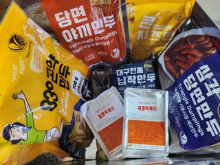 (주)성경순만두 곤약만두.콘치즈만두,삼각당면만두,당면 야끼만두,대구전통 납작만두,떡뽁이 매콤소스,달콤소스 — 5점을 준 리뷰어가 2023년 6월 올린 사용 사진
