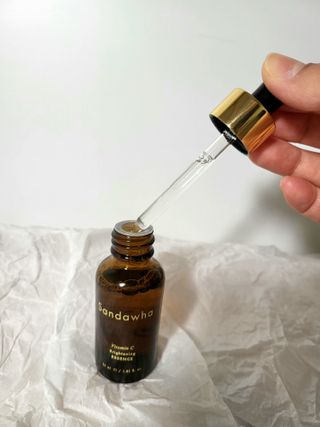 스킨큐어 산다화 비타민c 화이트닝 에센스 30ml — 5점을 준 리뷰어가 2022년 3월 올린 사용 사진