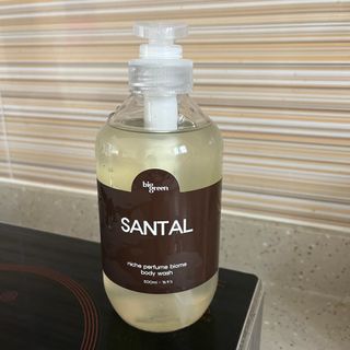 빅그린 니치 퍼퓸 바이옴바디워시 500ml(상탈, 블랙베리&베이, 블랑쉐 3종 중 택1) — 5점을 준 리뷰어가 2022년 8월 올린 사용 사진