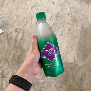 몽베스트 Montbest with Sparkling water Plain 20병 — 5점을 준 리뷰어가 2022년 7월 올린 사용 사진