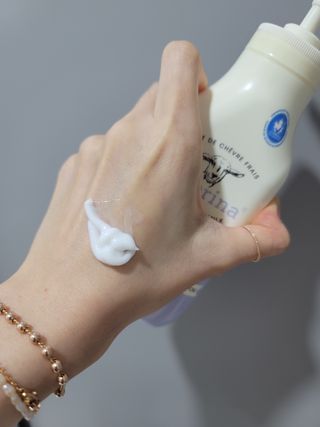 카프리나 산양밀크 모이스춰라이징 바디로션 350ml(라벤더향) — 5점을 준 리뷰어가 2023년 5월 올린 사용 사진