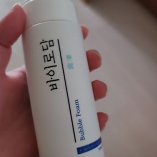 [바이로담] 저자극 약산성버블 폼 폼클렌징 150ml — 5점을 준 리뷰어가 2021년 4월 올린 사용 사진