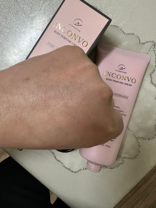 오투에니원 인컨보 바디 퍼퓸 크림 200ml — 5점을 준 리뷰어가 2023년 1월 올린 사용 사진