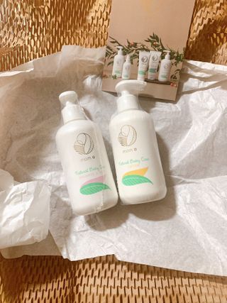 mom e 맘이 내추럴 베이비 케어 샴푸앤바스+로션 — 4점을 준 리뷰어가 2021년 1월 올린 사용 사진
