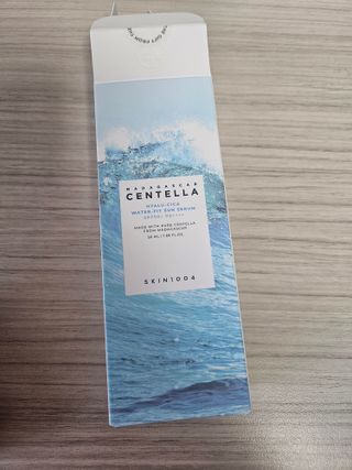 [스킨1004] 마다가스카르 센텔라 히알루-시카 워터핏 선세럼 50ml — 5점을 준 리뷰어가 2024년 5월 올린 사용 사진
