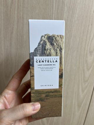 스킨1004 [SKIN1004] 마다가스카르 센텔라 라이트 클렌징 오일 200ml — 5점을 준 리뷰어가 2024년 7월 올린 사용 사진