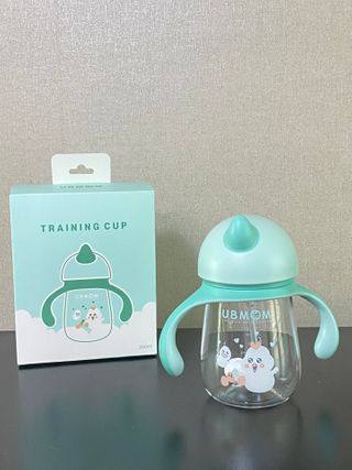 유비맘 트라이탄 코니빨대컵_컬러 랜덤 발송 — 4.5점을 준 리뷰어가 2020년 12월 올린 사용 사진
