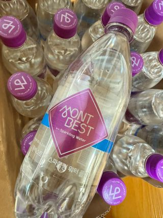 몽베스트 Montbest with Sparkling water 플레인/라임/레몬 20병(랜덤) — 4.5점을 준 리뷰어가 2024년 5월 올린 사용 사진