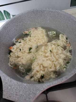 [풀무원] 자연은맛있다 정면, 백면, 홍면  세트 — 5점을 준 리뷰어가 2021년 4월 올린 사용 사진