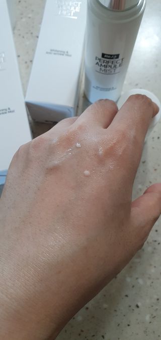 리생 [Re생] 퍼팩트 앰플 이중 기능성 미스트 100ml  피부미백 주름개선 = 총 2개 200ml 증정 — 5점을 준 리뷰어가 2021년 9월 올린 사용 사진