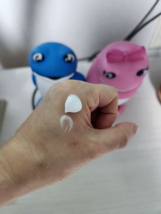 나우 [리브엠]피부 속부터 겹겹이, 촘촘하게! 워터핏8중 수분착붙 크림 — 5점을 준 리뷰어가 2024년 12월 올린 사용 사진