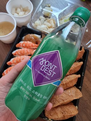 몽베스트 Montbest with Sparkling water Plain 20병 — 5점을 준 리뷰어가 2021년 11월 올린 사용 사진